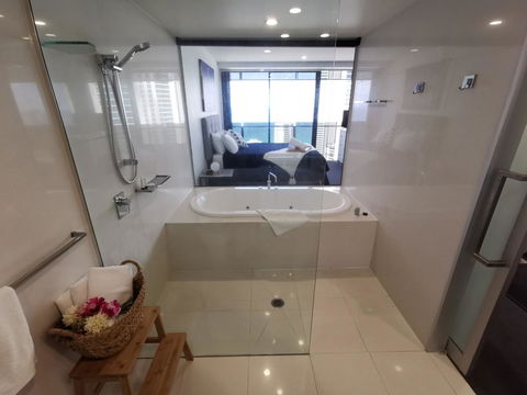 Circle Luxury Holidays - Tourism Gold Coast 11