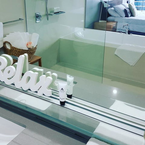 Circle Luxury Holidays - Tourism Gold Coast 24