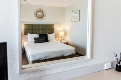 Greenmount Beach House - Tourism Gold Coast 7