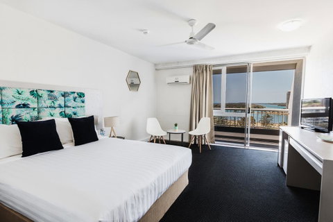 Greenmount Beach House - Tourism Gold Coast 12
