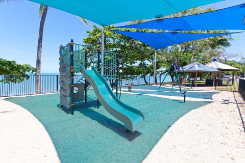 Trinity Beach Pacific - Tourism Gold Coast 26