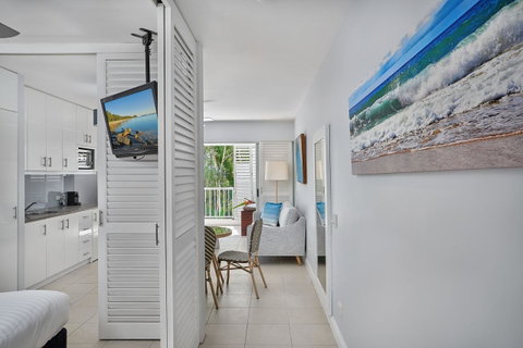 Palm Cove Paradise - Couples Spa Beach Getaway - Tourism Gold Coast 4