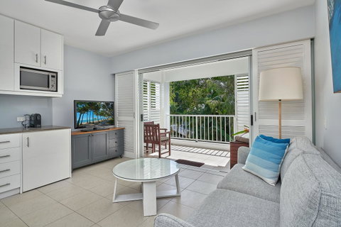 Palm Cove Paradise - Couples Spa Beach Getaway - Tourism Gold Coast 11