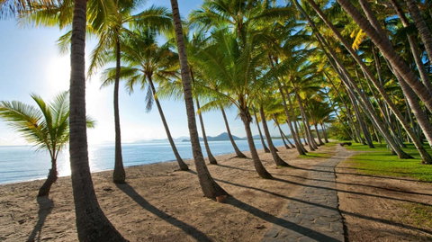 Palm Cove Paradise - Couples Spa Beach Getaway - Tourism Gold Coast 24