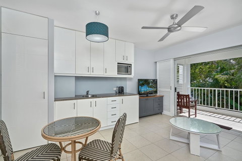 Palm Cove Paradise - Couples Spa Beach Getaway - Tourism Gold Coast 9