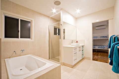 Whitsunday Luxury Homes - Tourism Gold Coast 24