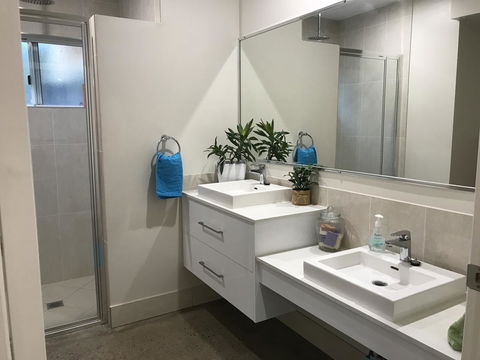 Whitsunday Luxury Homes - Tourism Gold Coast 13