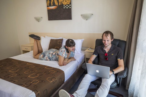 Emerald Maraboon Motor Inn - Gold Coast 35