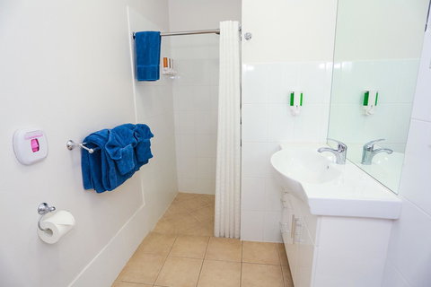 Port Douglas Motel - Tourism Gold Coast 13