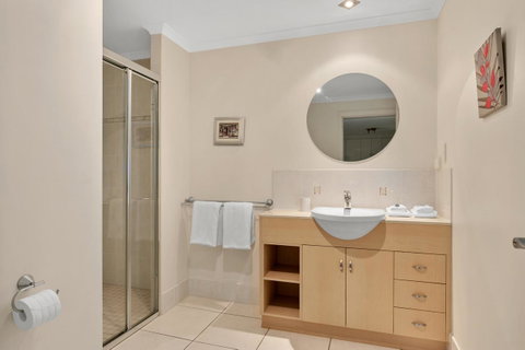 Bellevue At Trinity Beach - Tourism Gold Coast 2