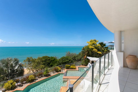 Bellevue At Trinity Beach - Tourism Gold Coast 1