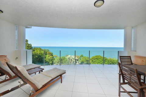 Bellevue At Trinity Beach - Tourism Gold Coast 8