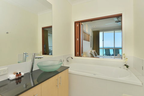 Bellevue At Trinity Beach - Tourism Gold Coast 5