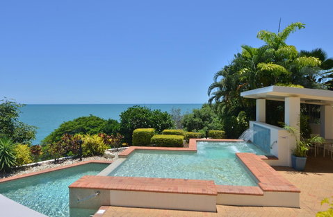 Bellevue At Trinity Beach - Tourism Gold Coast 4