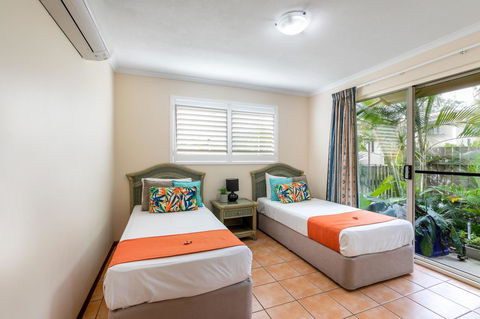 Sunlit Waters Studio Apartments - Tourism Gold Coast 37