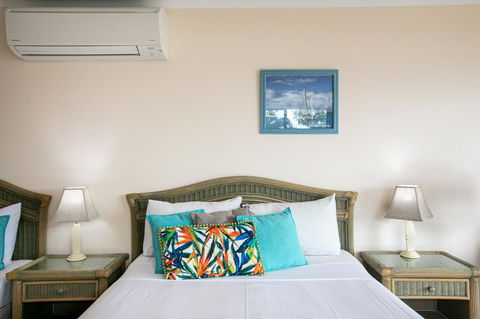 Sunlit Waters Studio Apartments - Tourism Gold Coast 34