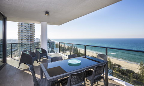 Boardwalk Burleigh Beach - Official - Tourism Gold Coast 12