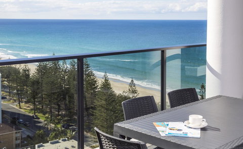 Boardwalk Burleigh Beach - Official - Tourism Gold Coast 20