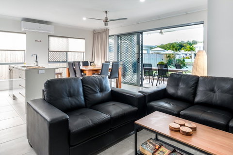 Blue Lagoon Villa A - Tourism Gold Coast 13