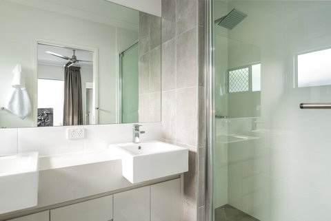 Blue Lagoon Villa A - Tourism Gold Coast 4