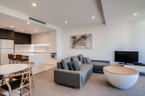 Iconic Kirra Beach Resort - Tourism Gold Coast 4