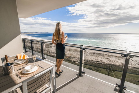 Iconic Kirra Beach Resort - Tourism Gold Coast 0