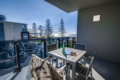 Iconic Kirra Beach Resort - Tourism Gold Coast 13