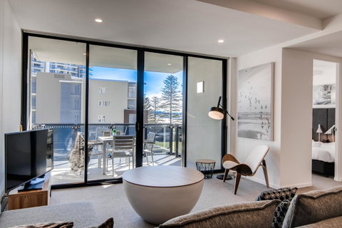 Iconic Kirra Beach Resort - Tourism Gold Coast 9