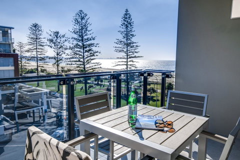 Iconic Kirra Beach Resort - Tourism Gold Coast 17