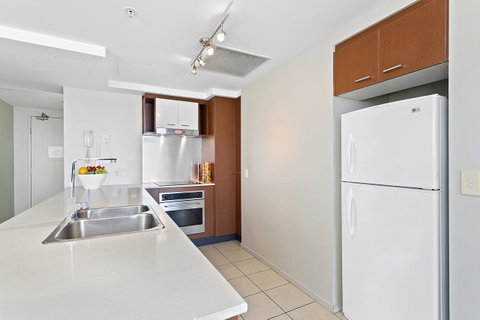 Beach Stay - Ocean & Riverview Resort Chevron Renaissance Central Surfers Paradise - Tourism Gold Coast 5