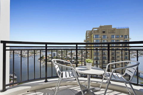 Beach Stay - Ocean & Riverview Resort Chevron Renaissance Central Surfers Paradise - Tourism Gold Coast 13