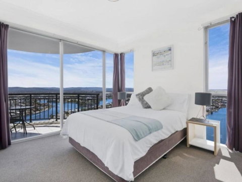 Beach Stay - Ocean & Riverview Resort Chevron Renaissance Central Surfers Paradise - Tourism Gold Coast 1