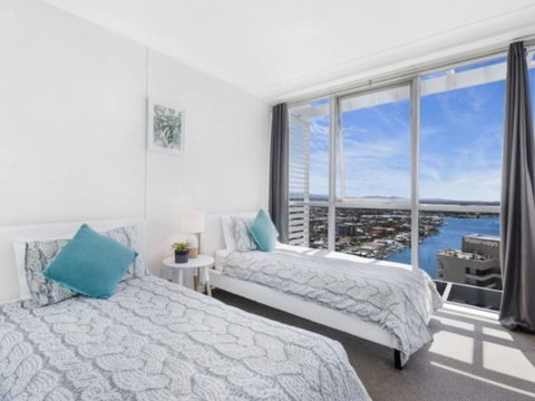 Beach Stay - Ocean & Riverview Resort Chevron Renaissance Central Surfers Paradise - Tourism Gold Coast 2