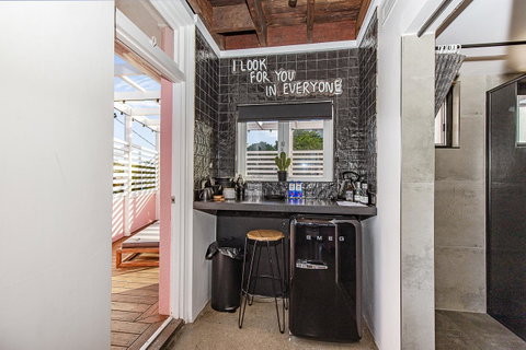The Pink Hotel Coolangatta - Tourism Gold Coast 32