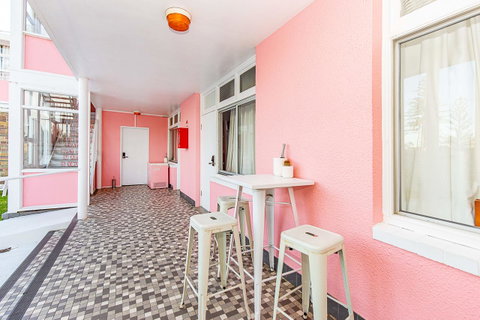 The Pink Hotel Coolangatta - Tourism Gold Coast 3