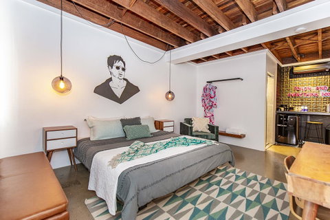 The Pink Hotel Coolangatta - Tourism Gold Coast 24
