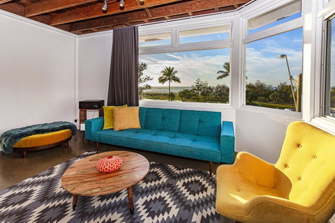 The Pink Hotel Coolangatta - Tourism Gold Coast 16