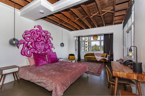 The Pink Hotel Coolangatta - Tourism Gold Coast 33