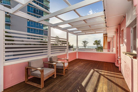 The Pink Hotel Coolangatta - Tourism Gold Coast 30