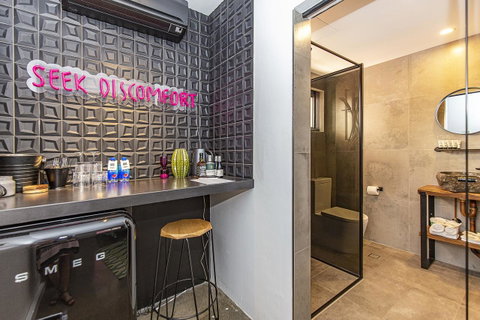 The Pink Hotel Coolangatta - Tourism Gold Coast 26