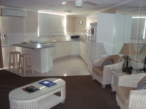 Grosvenor Beachfront Apartments Surfers Paradise - Tourism Gold Coast 14