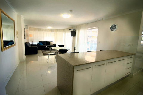 Grosvenor Beachfront Apartments Surfers Paradise - Tourism Gold Coast 3