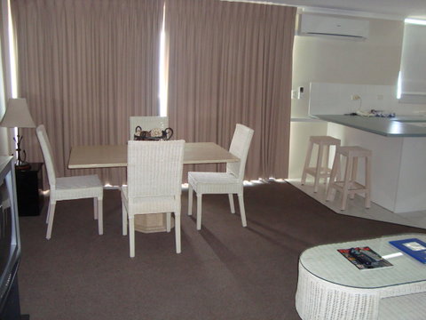 Grosvenor Beachfront Apartments Surfers Paradise - Tourism Gold Coast 26