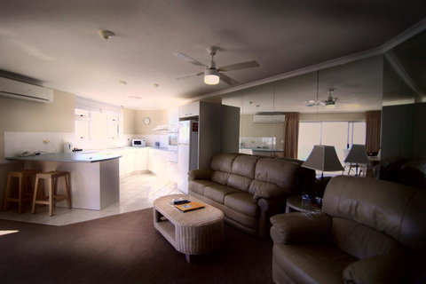 Grosvenor Beachfront Apartments Surfers Paradise - Tourism Gold Coast 9