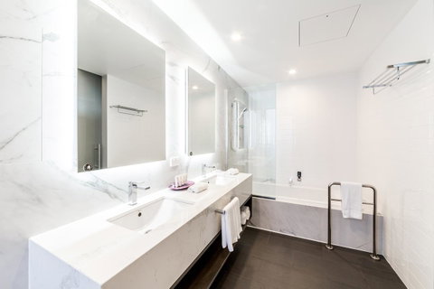 Sage Hotel James Street - Tourism Gold Coast 16