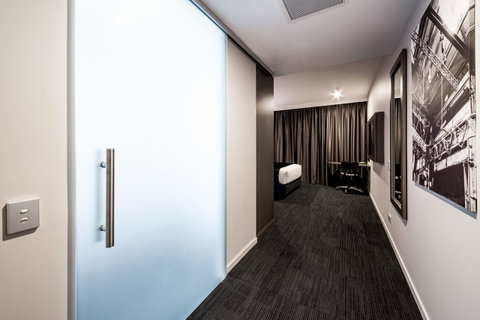 Sage Hotel James Street - Tourism Gold Coast 14