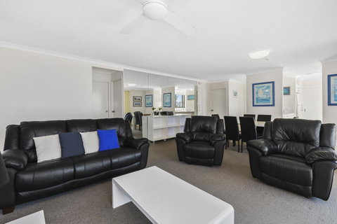 Columbia Beachfront Apartments On Rainbow Bay - Tourism Gold Coast 21