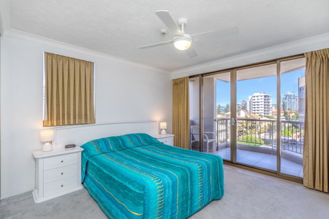 Columbia Beachfront Apartments On Rainbow Bay - Tourism Gold Coast 17