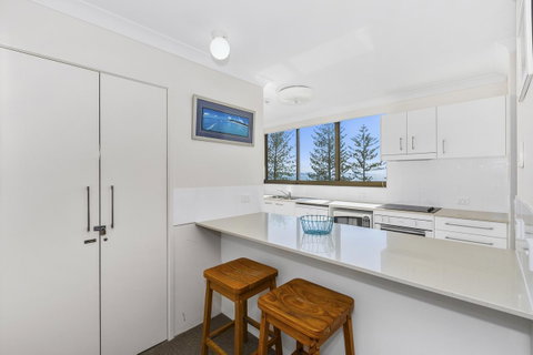 Columbia Beachfront Apartments On Rainbow Bay - Tourism Gold Coast 22