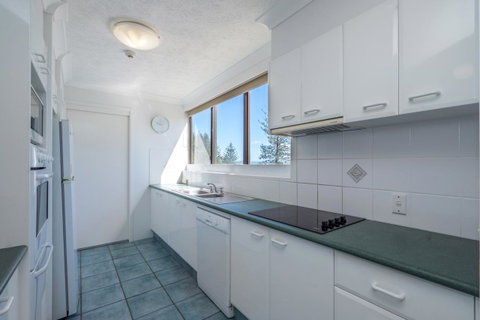 Columbia Beachfront Apartments On Rainbow Bay - Tourism Gold Coast 7